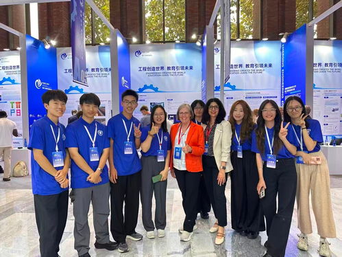 外國(guó)語(yǔ)學(xué)院師生圓滿完成2025國(guó)際工程教育發(fā)展會(huì)議志愿服務(wù)與教育咨詢工作